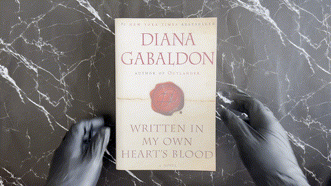 Written in My Own Heart's Blood (Outlander, #8) listing photo 1