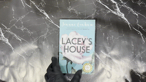 Lacey's House listing photo 1