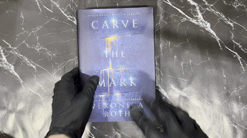 Carve the Mark (Carve the Mark, #1) listing photo 1