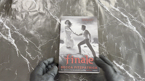 Finale: ǂthe ǂconclusion to the Internationally Bestselling Hush. Hush Saga — animated preview