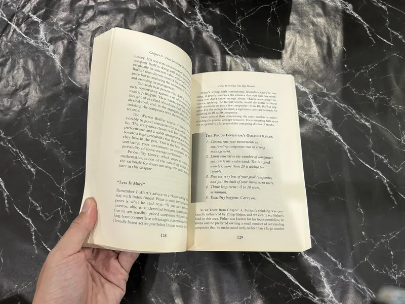 The Essential Buffett: Timeless Principles for the New Economy listing photo 2